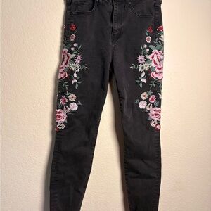 Forever 21 Black Floral Embroidered Skinny Jeans